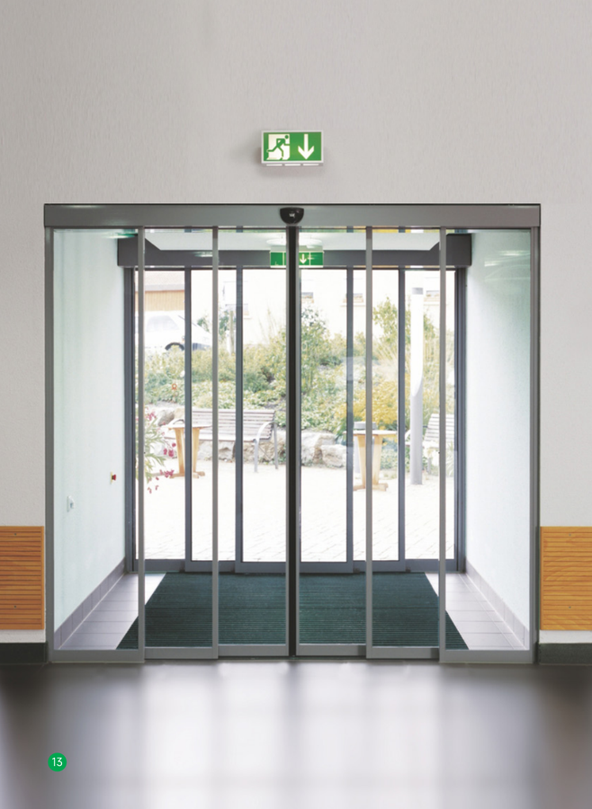 Folding automatic door for cleanroom or controlled areas